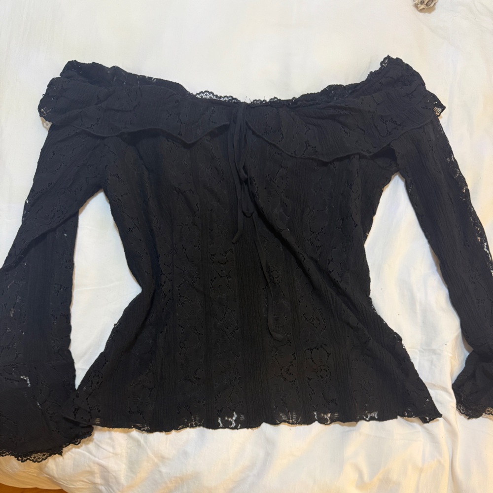 Fashion Nova Black Lace Off-Shoulder Top 🎀